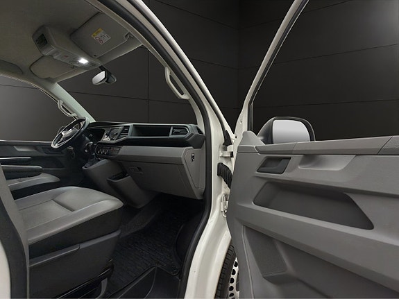 Volkswagen Transporter 28 of 30