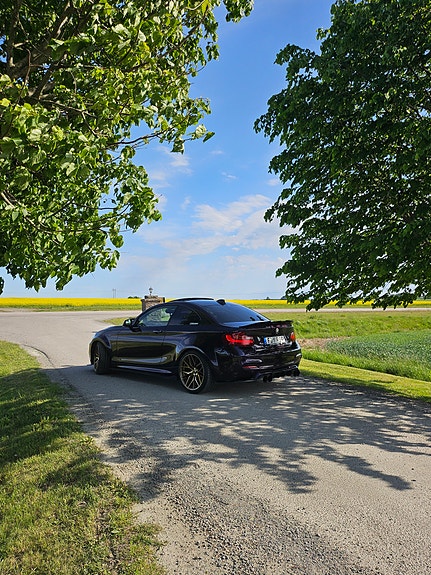 BMW M235i 4 of 5