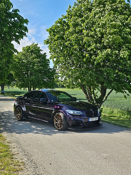 BMW M235i 3 of 5