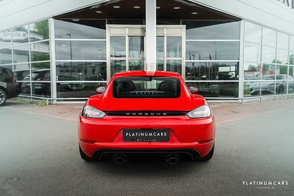 Porsche Cayman GTS 4 of 5