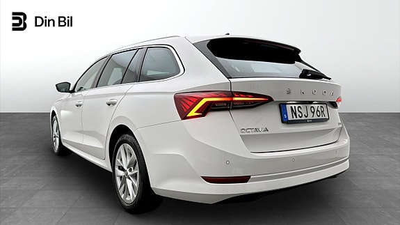 Skoda Octavia 3 of 5
