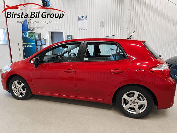 Toyota Auris 7 of 20