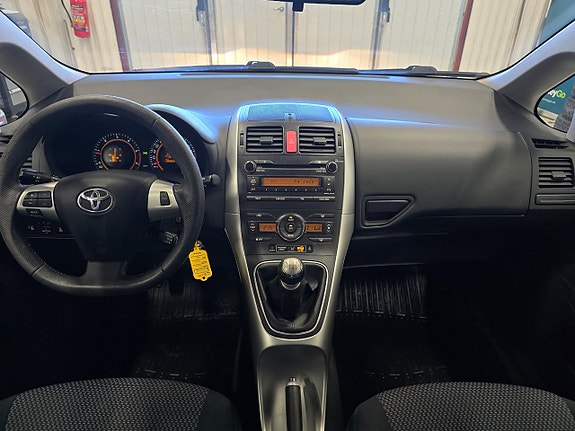Toyota Auris 11 of 20