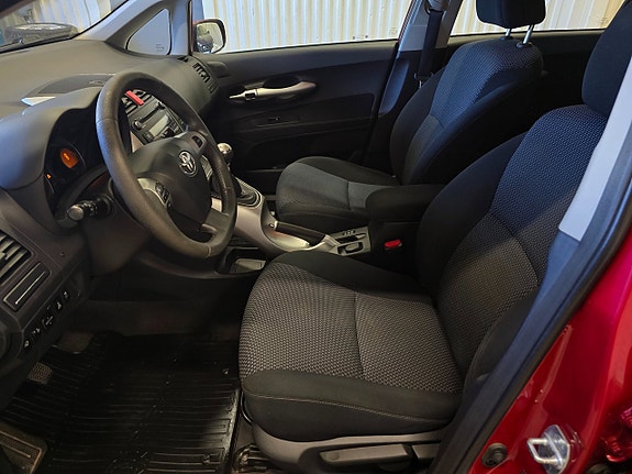 Toyota Auris 15 of 20