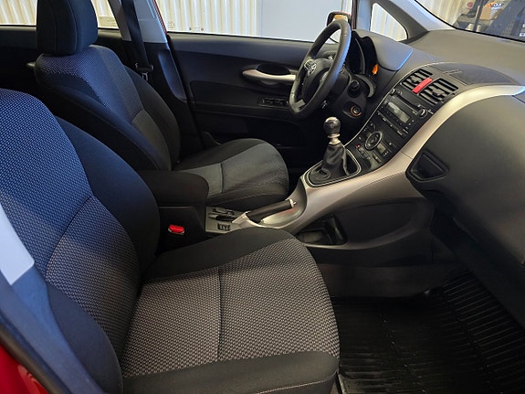 Toyota Auris 16 of 20