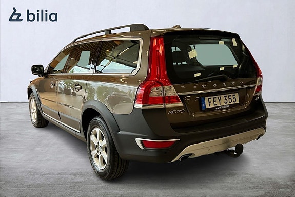 Volvo XC70 2 of 5