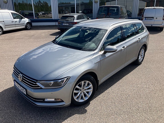 Volkswagen Passat 3 of 5