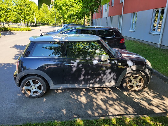 MINI Cooper 2 of 5