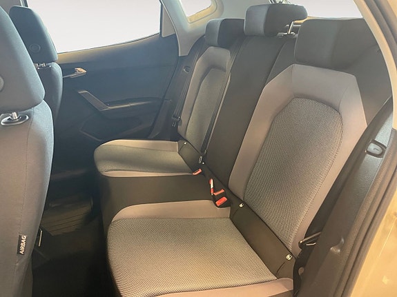 Seat Arona 14 of 24