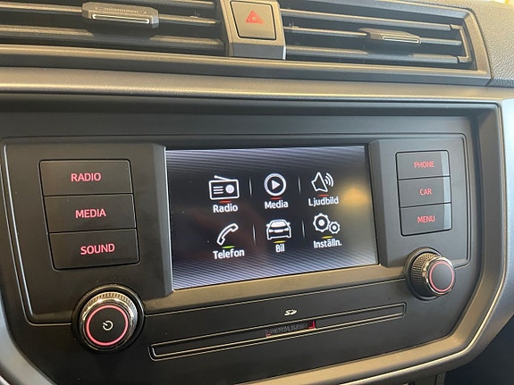 Seat Arona 24 of 24