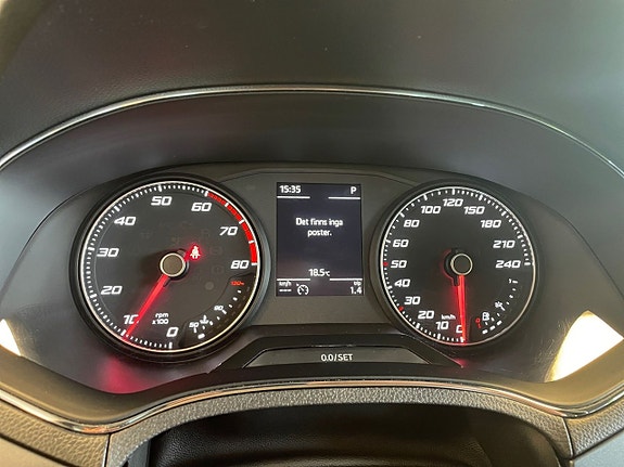Seat Arona 12 of 24