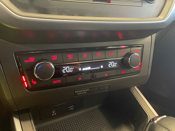 Seat Arona 21 of 24