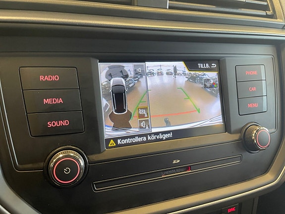 Seat Arona 17 of 24