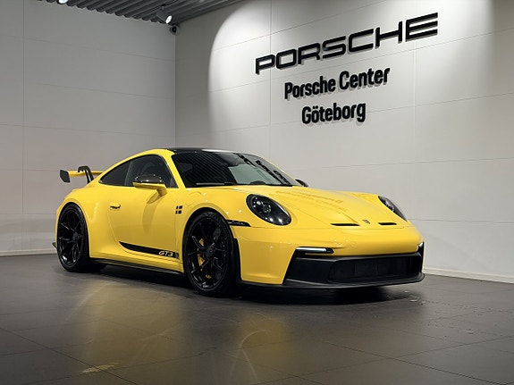 Porsche 911 GT3 2 of 5