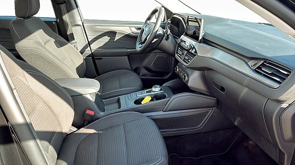 Ford Kuga 3 of 9