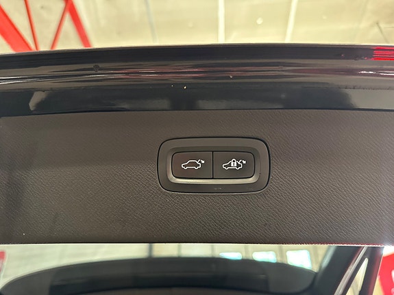 Volvo XC90 15 of 22