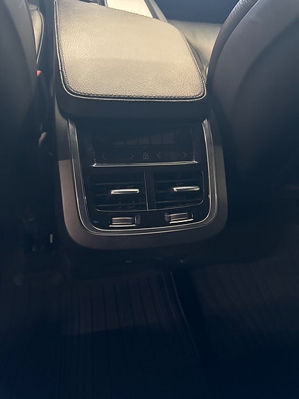Volvo XC90 14 of 22