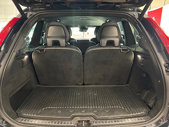 Volvo XC90 17 of 22