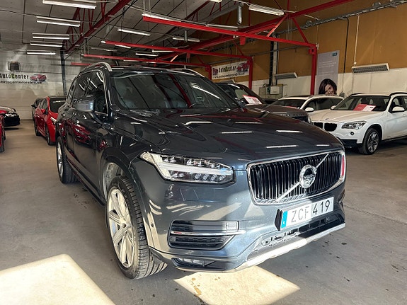 Volvo XC90 3 of 22