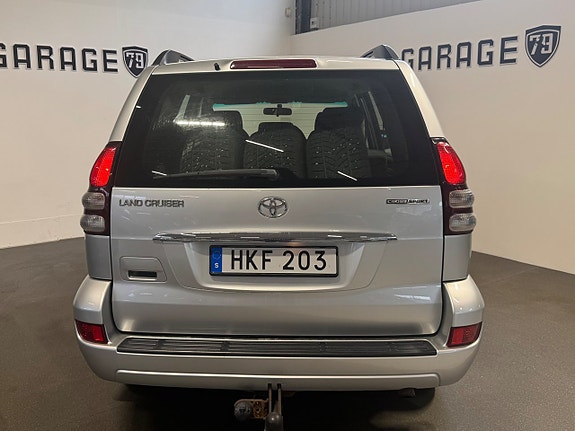 Toyota Land Cruiser 8 of 8