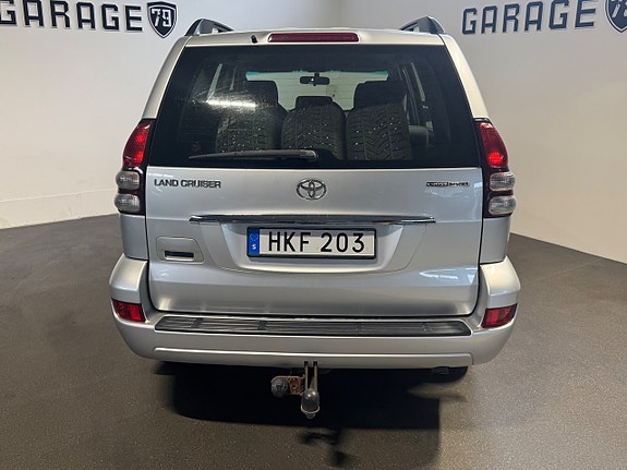 Toyota Land Cruiser 4 of 5