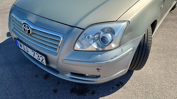 Toyota Avensis 4 of 5