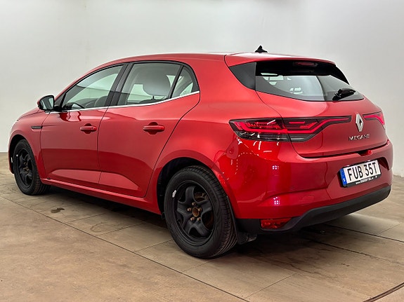 Renault Megane IV 4 of 5