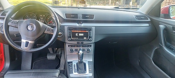 Volkswagen Passat 2 of 5
