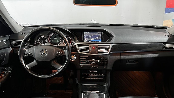 Mercedes-Benz E350 10 of 15