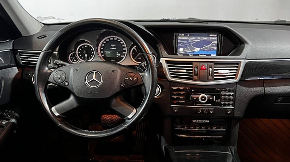 Mercedes-Benz E350 11 of 15