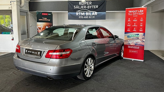Mercedes-Benz E350 4 of 5