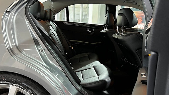 Mercedes-Benz E350 9 of 15