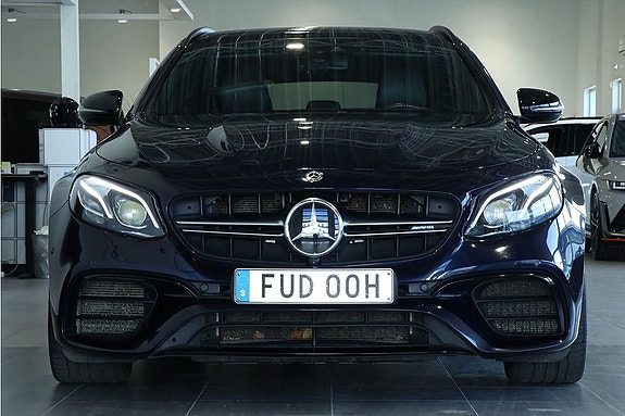 Mercedes-Benz E63 4 of 5