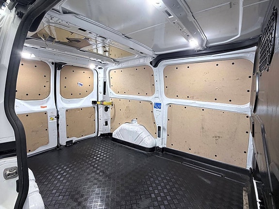 Ford Transit Custom 10 of 23