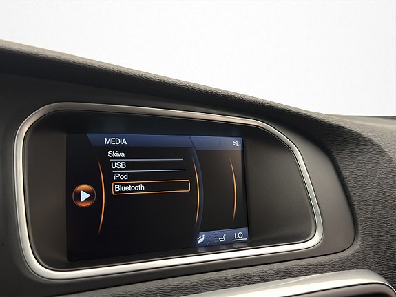 Volvo V40 21 of 30