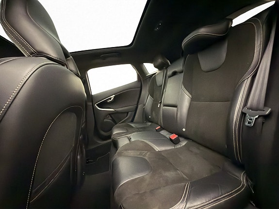 Volvo V40 29 of 30