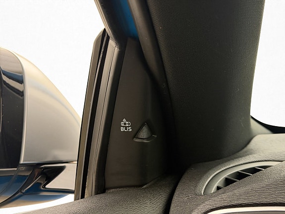 Volvo V40 12 of 30