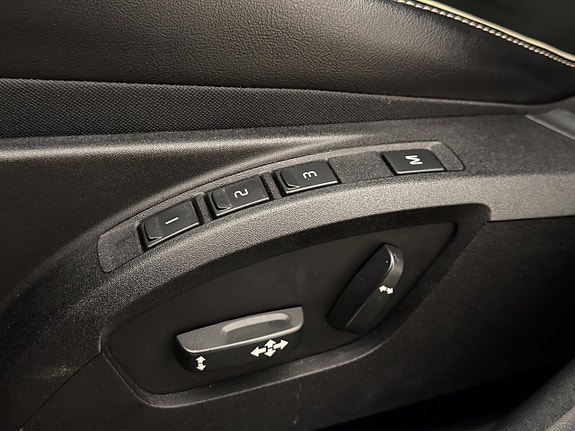 Volvo V40 14 of 30