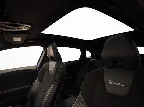 Volvo V40 13 of 30