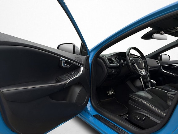 Volvo V40 10 of 30