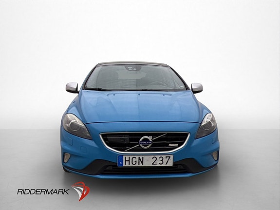 Volvo V40 2 of 5