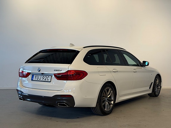 BMW 520d 3 of 5