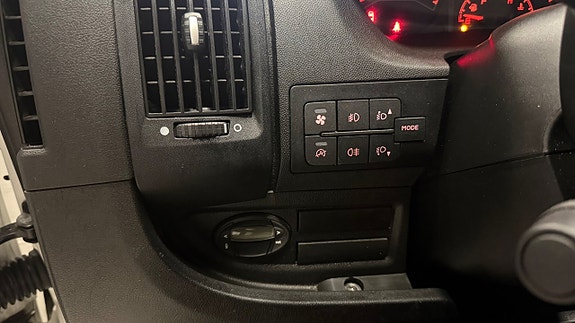 Peugeot Boxer 24 of 27