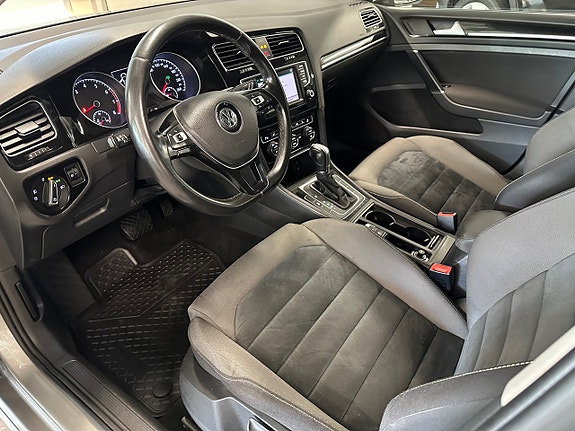 Volkswagen Golf VII 10 of 13