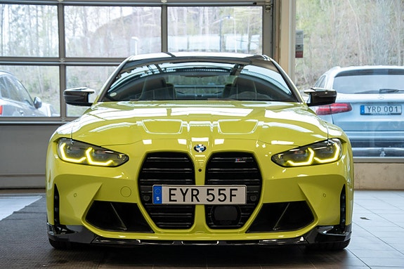 BMW M4 2 of 5