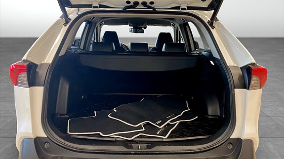Toyota RAV4 10 of 13