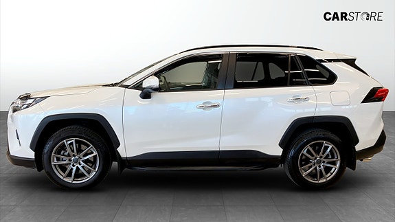 Toyota RAV4 6 of 13