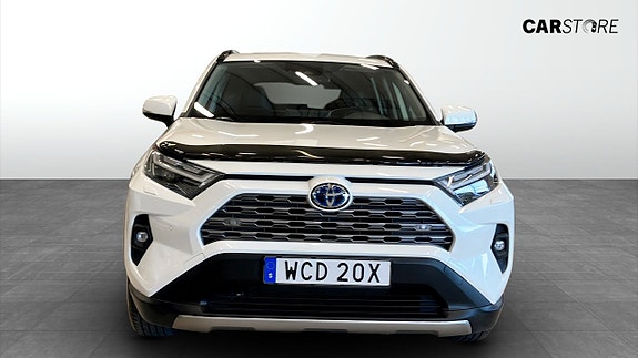 Toyota RAV4 8 of 13