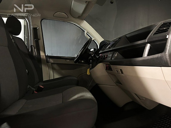 Volkswagen Transporter 14 of 26