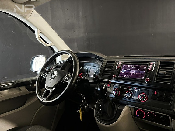Volkswagen Transporter 15 of 26